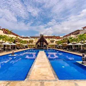 oceanfront-bliss2br-2ba-near-mamitas-beach-club.allrivieramayahotels.com/