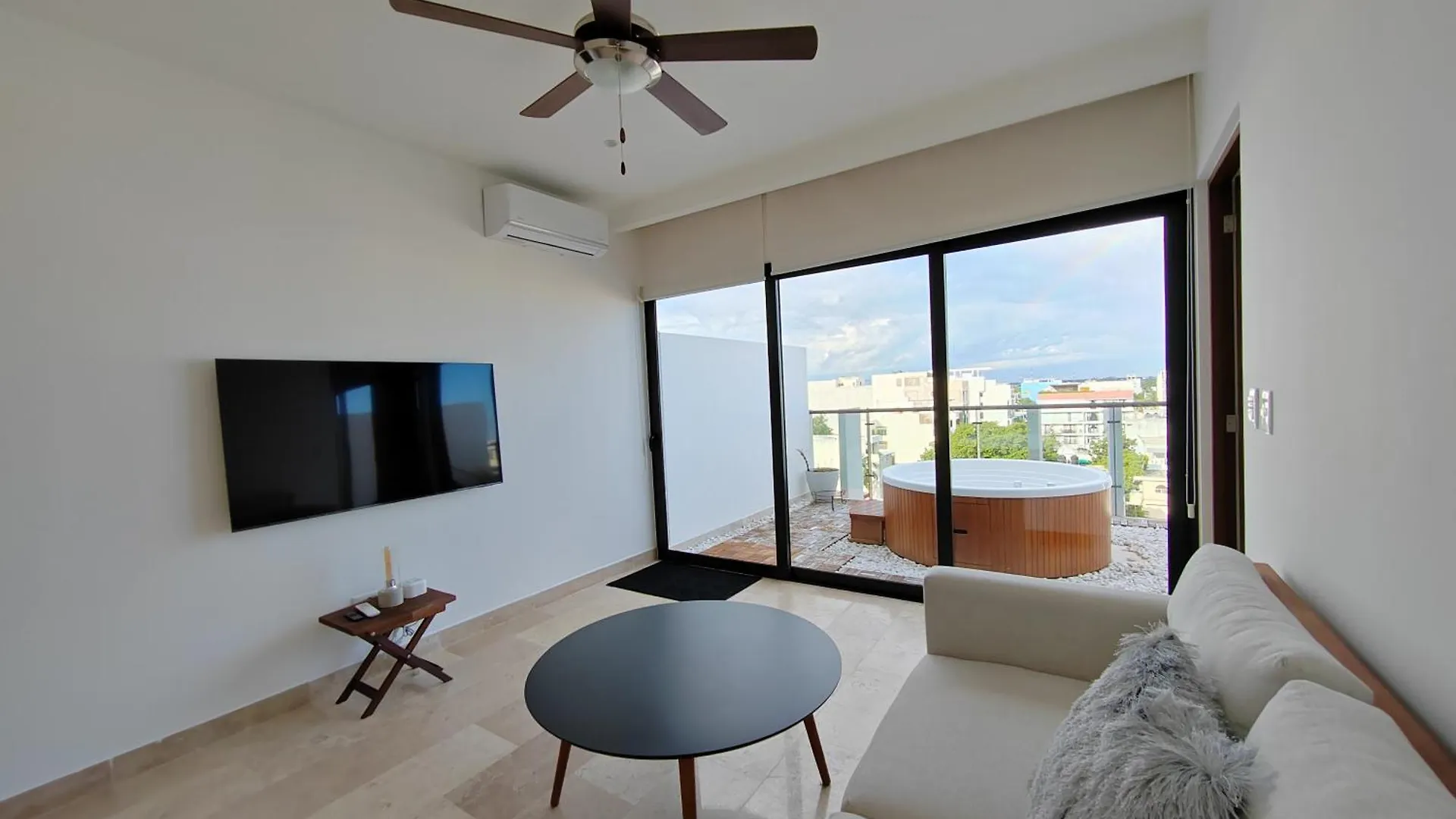 New & Equipped Apartment Steps From The Beach With Pool Jacuzzi By Yeah Playa del Carmen