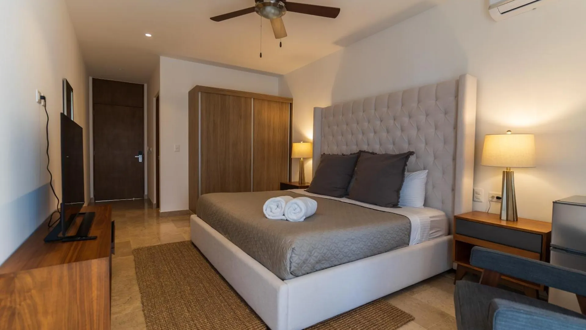 New & Equipped Apartment Steps From The Beach With Pool Jacuzzi By Yeah Playa del Carmen