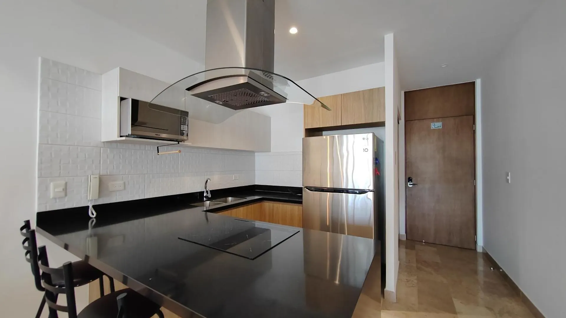 New & Equipped Apartment Steps From The Beach With Pool Jacuzzi By Yeah Playa del Carmen